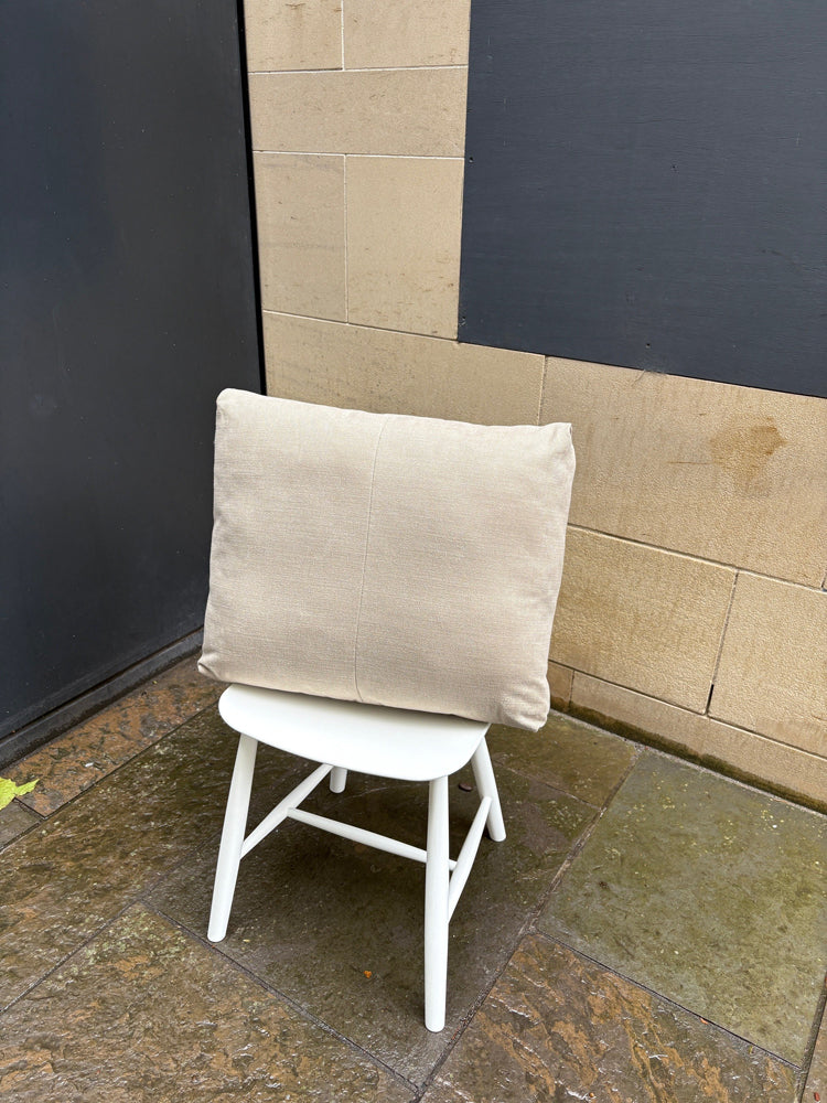 Ex-Display Mags Cushion 09 Linara 216