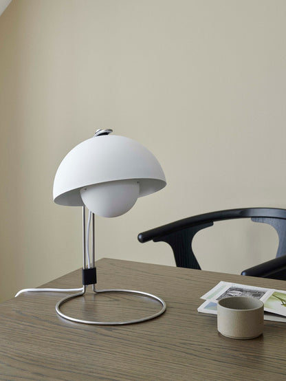 Flowerpot Table Lamp VP4 | &Tradition | Catalog Interiors 
