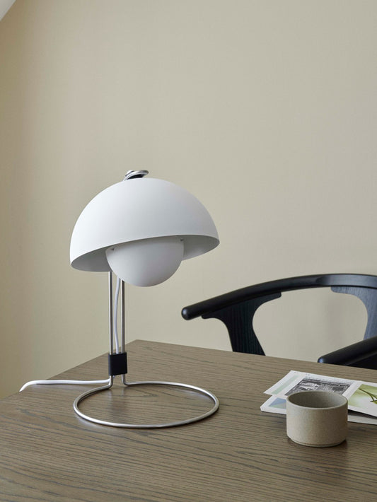 Flowerpot Table Lamp VP4 | &Tradition | Catalog Interiors 