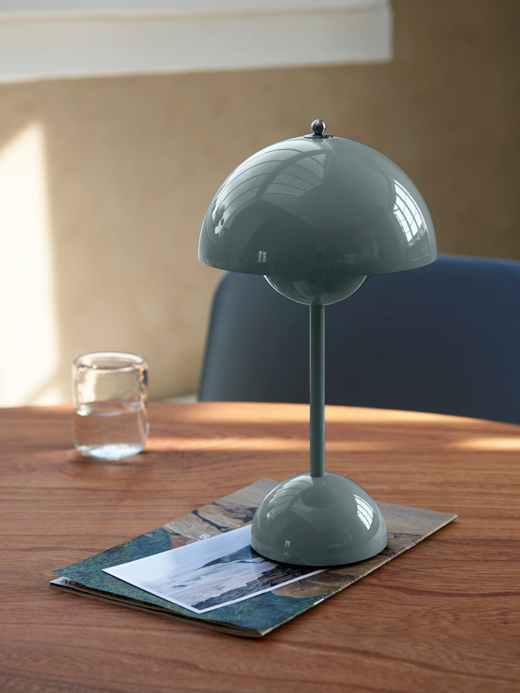 Flowerpot Portable Lamp VP9 | &Tradition | Catalog Interiors 