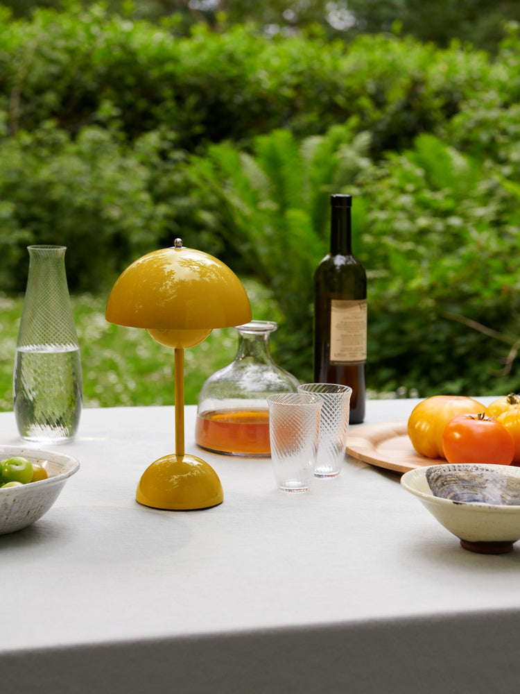 Flowerpot Portable Lamp VP9 | &Tradition | Catalog Interiors 
