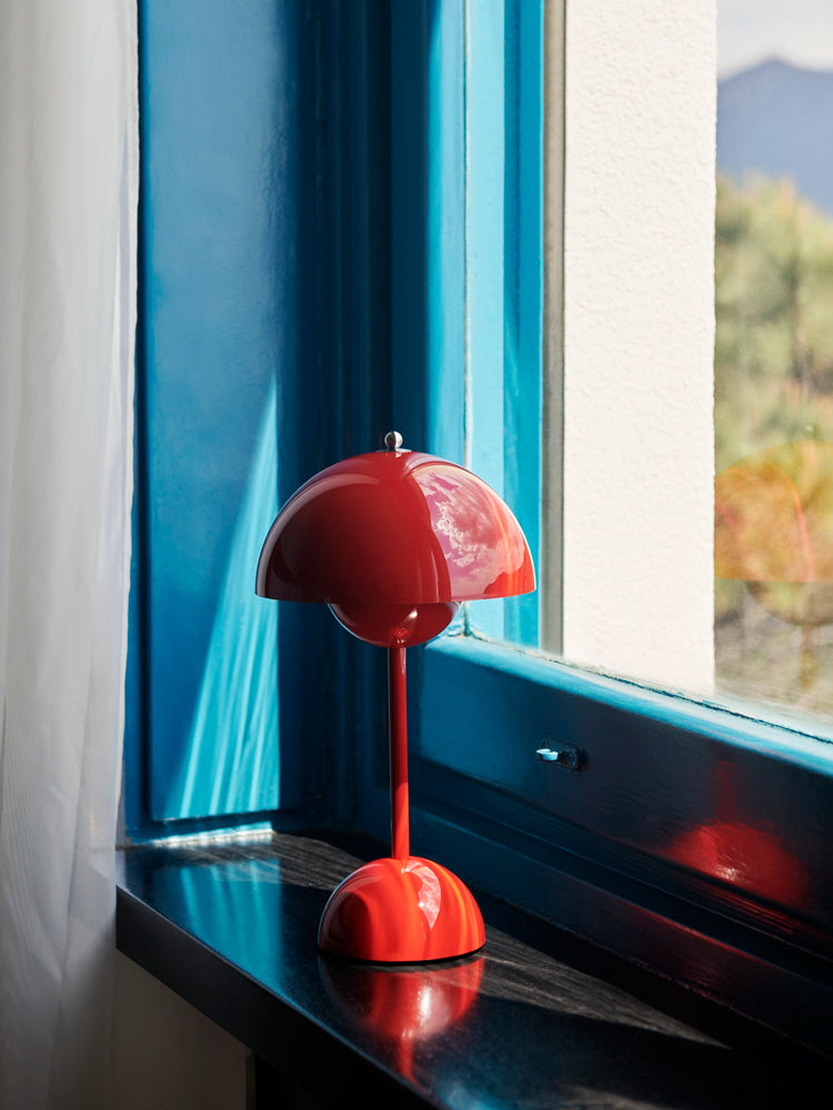 Flowerpot Portable Lamp VP9 | &Tradition | Catalog Interiors 