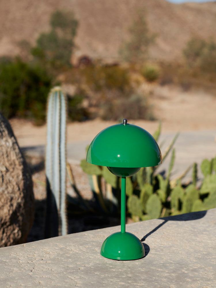 Flowerpot Portable Lamp VP9 | &Tradition | Catalog Interiors 
