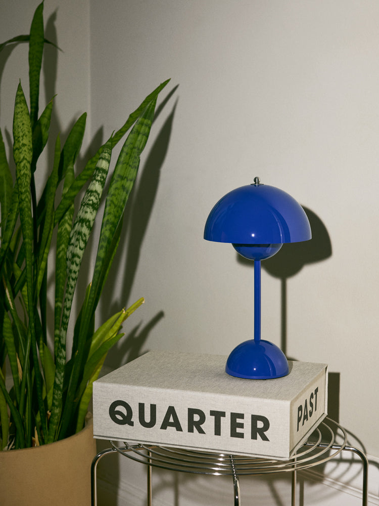 Flowerpot Portable Lamp VP9 | &Tradition | Catalog Interiors 