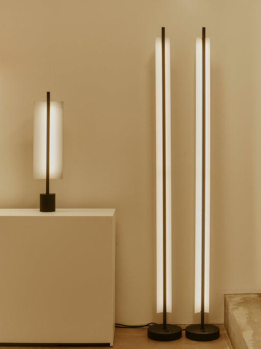 Lámina 165 Floor Lamp | Santa & Cole | Catalog Interiors 