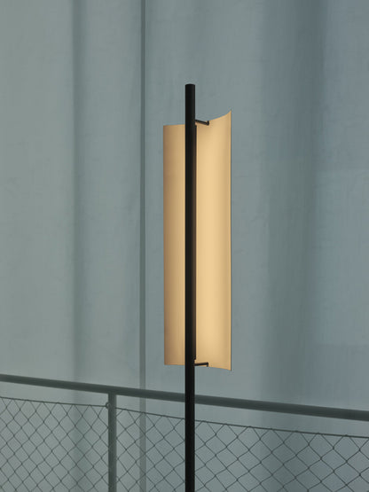 Lámina 45 Floor Lamp | Santa & Cole | Catalog Interiors 