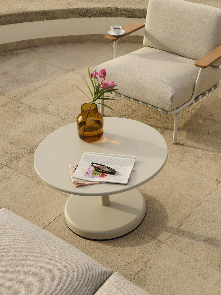 Linear Steel Coffee Table | Muuto | Catalog Interiors 