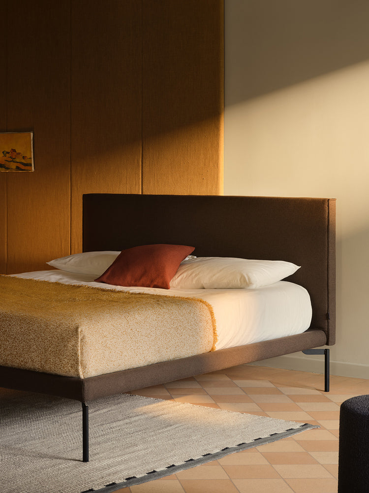 Metropolitan Bed