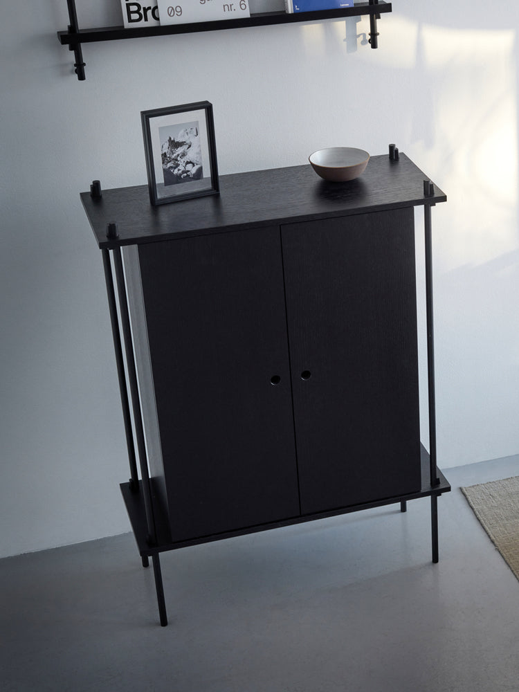 Moebe Shelving System S.115.1.C | Catalog Interiors 