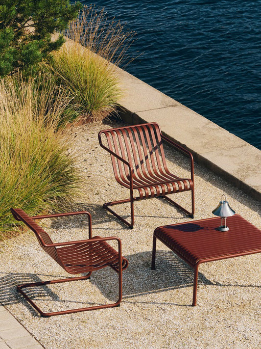 Palissade Cantilever Outdoor Furniture