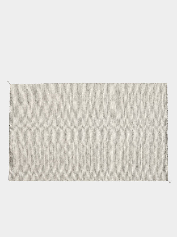 Ply Rug / Recycled Polyester | Muuto | Catalog Interiors 