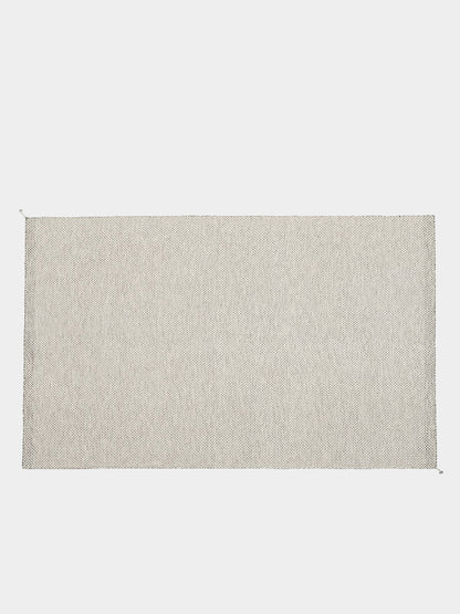 Ply Rug / Recycled Polyester | Muuto | Catalog Interiors 