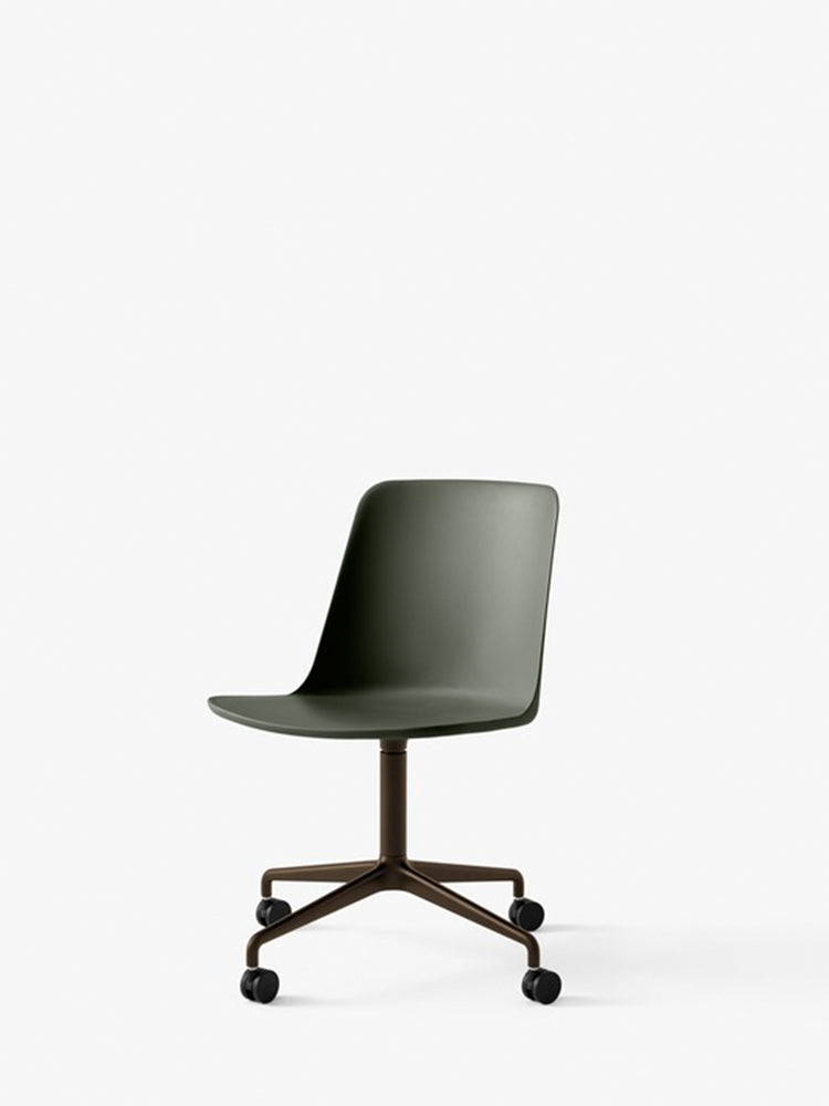 Rely Chair HW21 | & Tradition | Catalog Interiors 