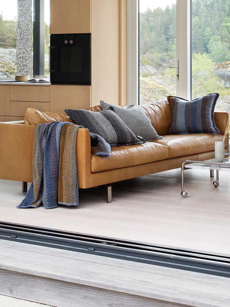 Fri Cushion | Roros Tweed | Catalog Interiors UK