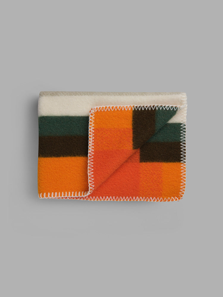 Mikkel Throw