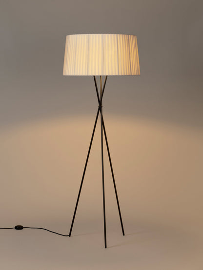 Trípode G5 Floor Lamp | Santa & Cole | Catalog Interiors 